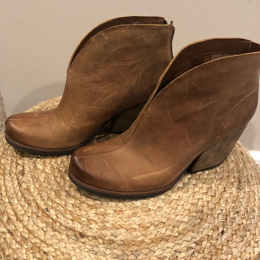 Korks brown leather rugged booties